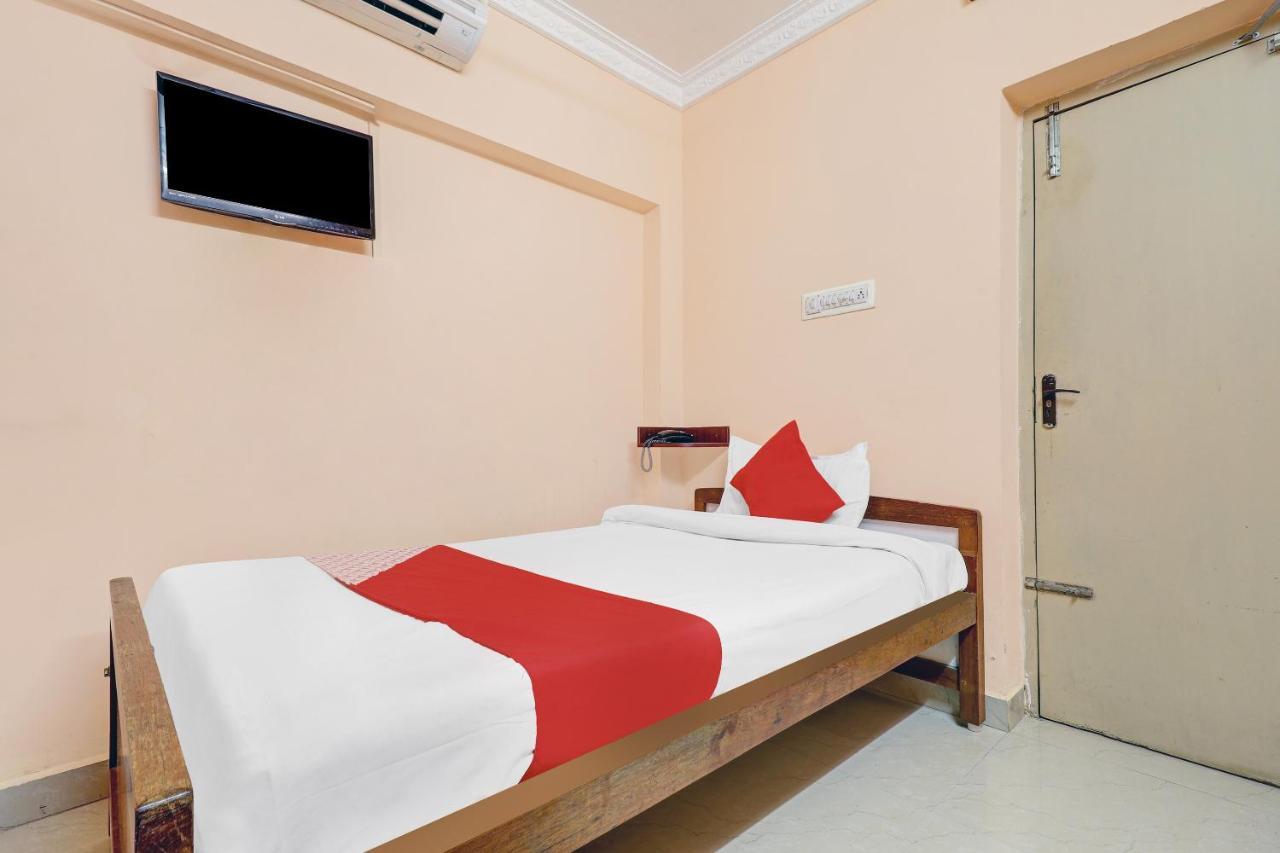 Oyo 81409 Hotel Sivajothi トゥティコロン エクステリア 写真