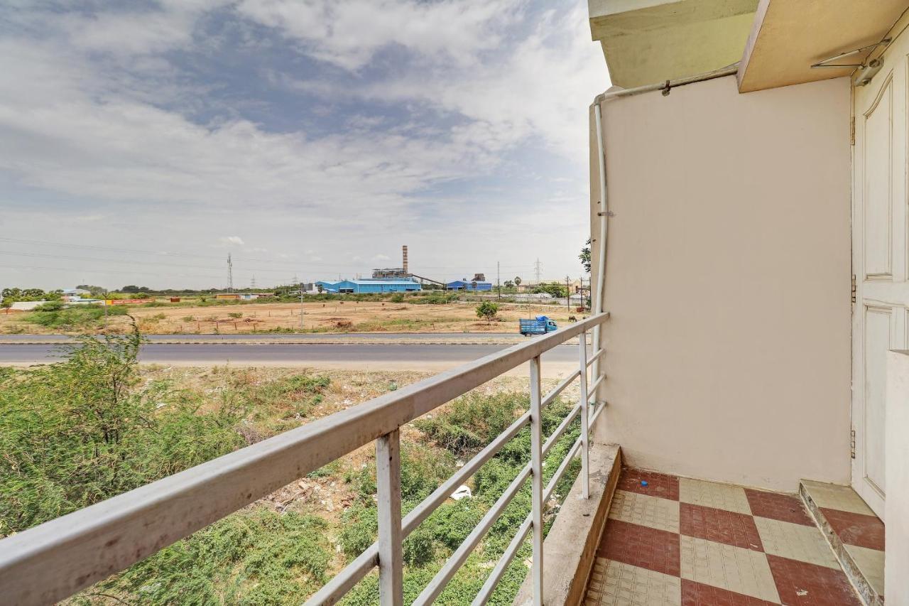 Oyo 81409 Hotel Sivajothi トゥティコロン エクステリア 写真