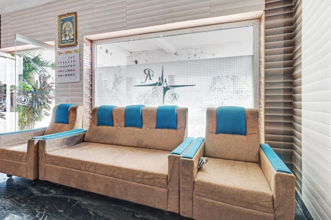 Oyo 81409 Hotel Sivajothi トゥティコロン エクステリア 写真